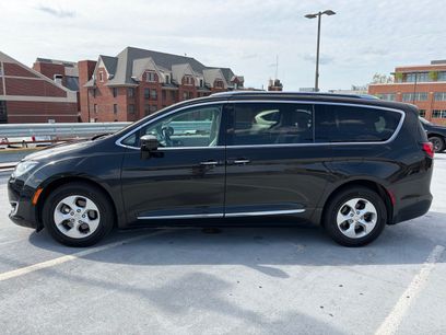 Used 2017 Chrysler Pacifica Touring-L Plus w/ Advanced Safetytec Group