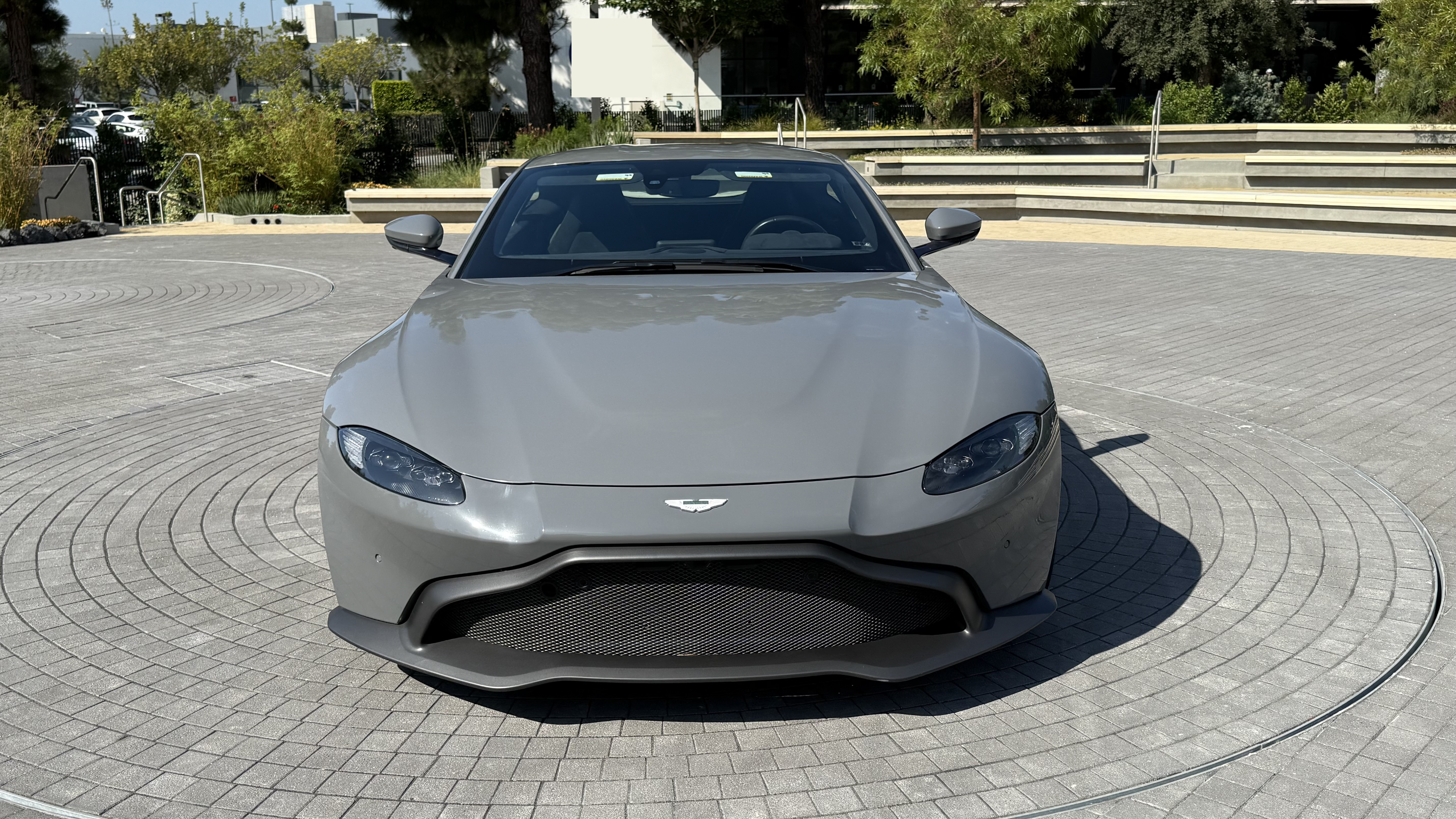 Used 2020 Aston Martin V8 Vantage Coupe RWD image 2