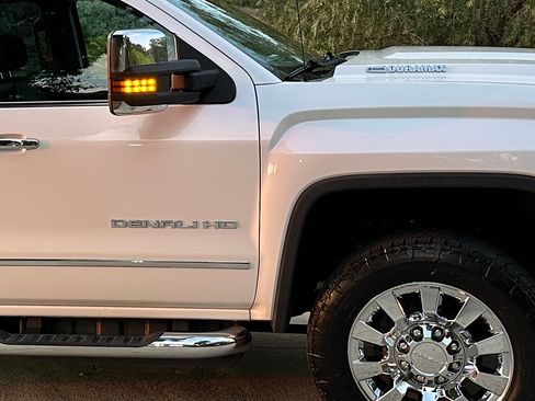 Used 2018 GMC Sierra 2500 Denali w/ Duramax Plus Package image 13