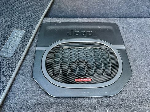 Used 2021 Jeep Wrangler Sport image 22