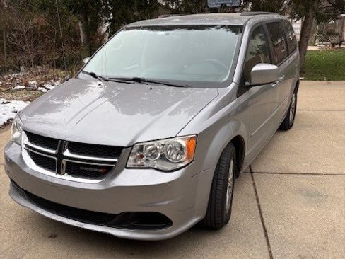 Used 2014 Dodge Grand Caravan SXT image 4