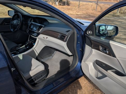 Used 2016 Honda Accord EX-L image 12