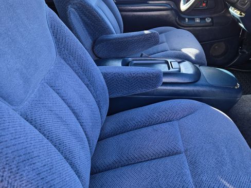 Used 1998 Chevrolet Silverado 2500 4x4 Extended Cab w/ Preferred Equipment Group 2 image 2