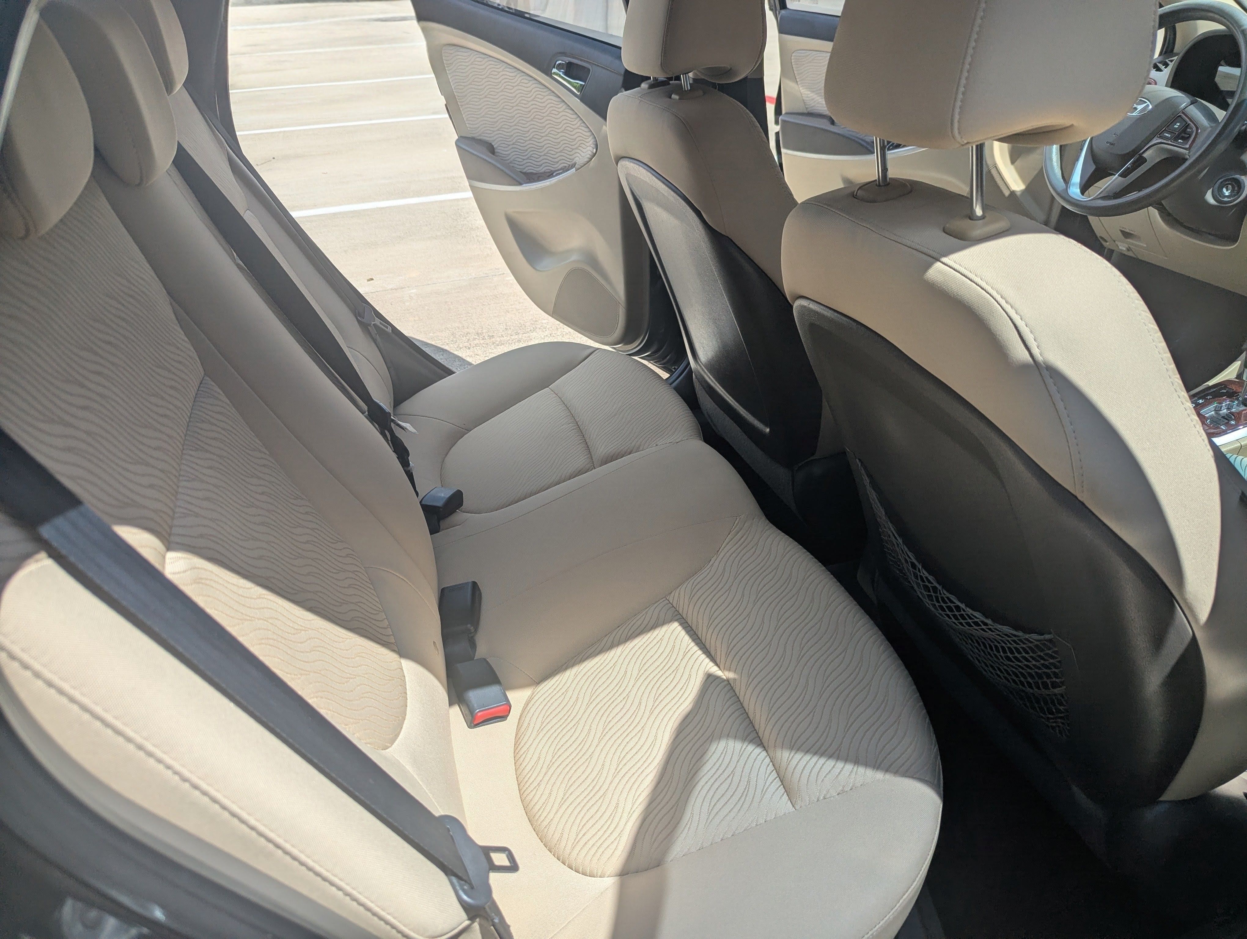 Used 2013 Hyundai Accent GLS w/ Premium Pkg FWD image 17