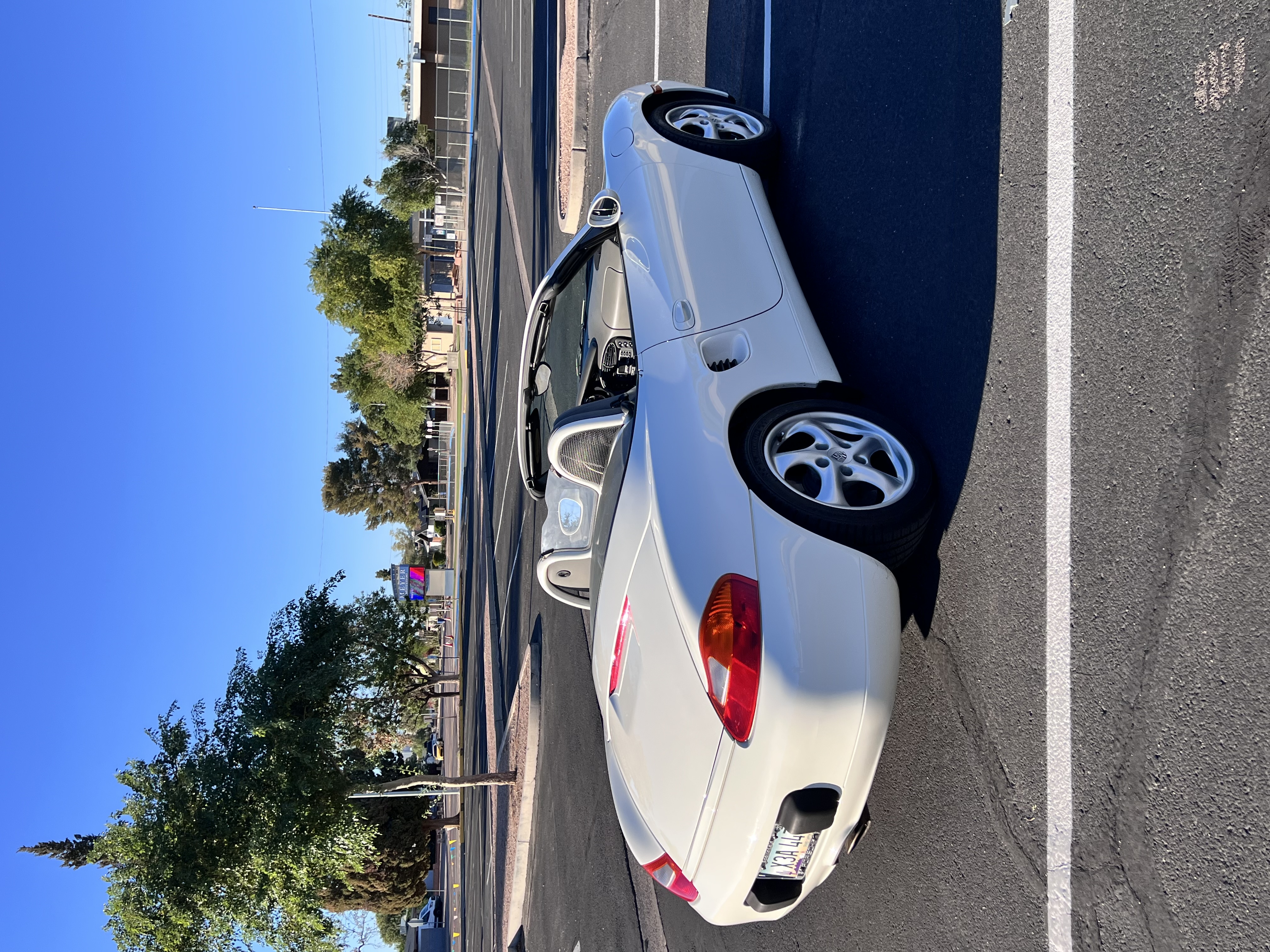 Used 2000 Porsche Boxster RWD image 12
