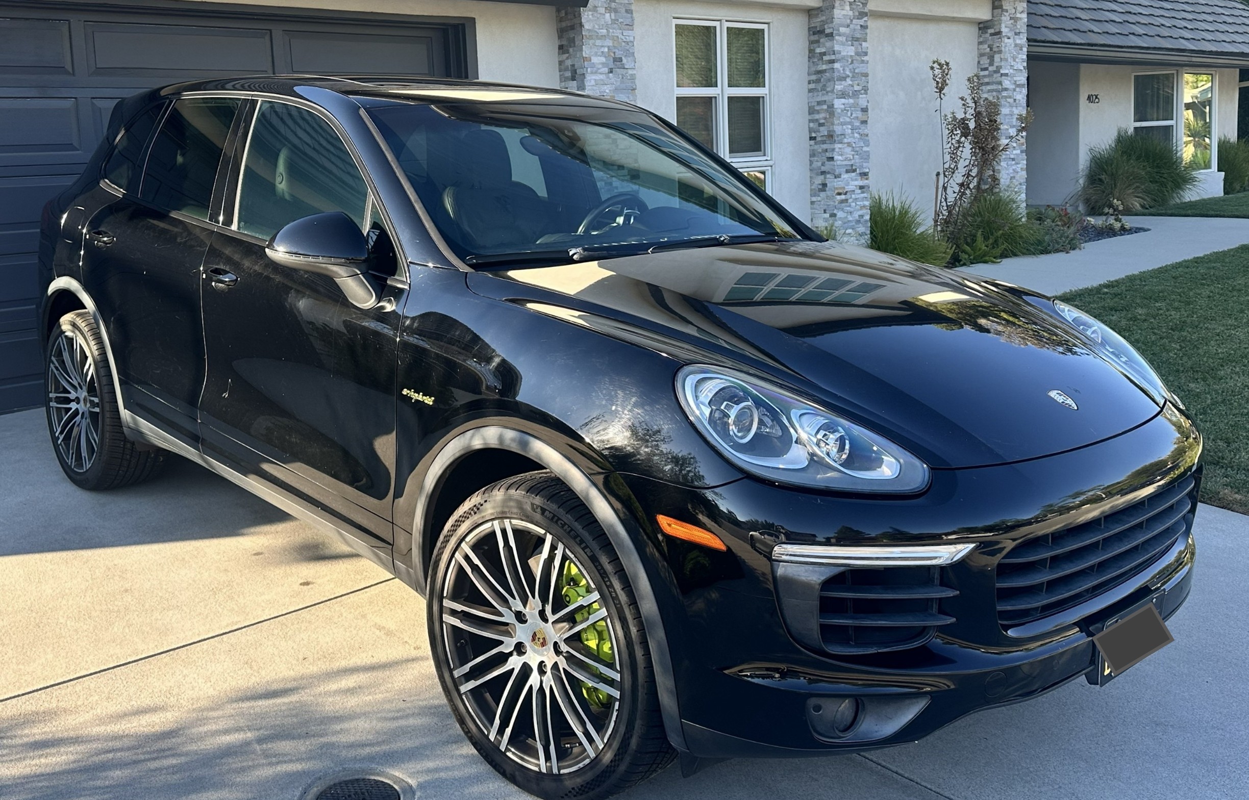 Used 2016 Porsche Cayenne S AWD/4WD image 1