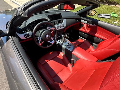 Used 2011 BMW Z4 sDrive35i RWD image 5