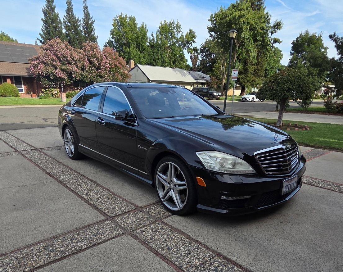 Used 2011 Mercedes-Benz S 63 AMG image 2