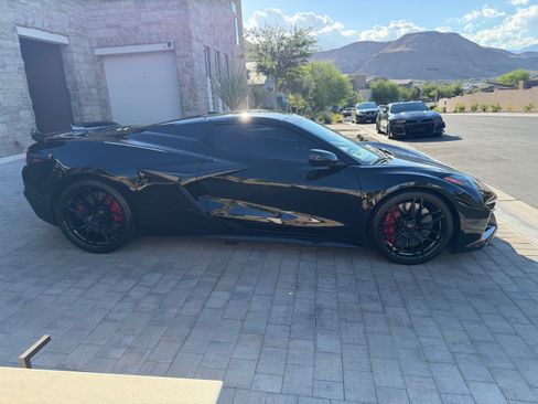 Used 2023 Chevrolet Corvette Z06 w/ Stealth Interior Trim Package RWD image 8