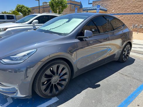 Used 2020 Tesla Model Y Performance AWD/4WD image 2