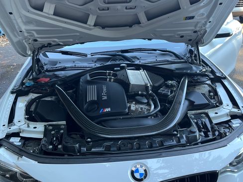 Used 2017 BMW M4 Convertible RWD image 14
