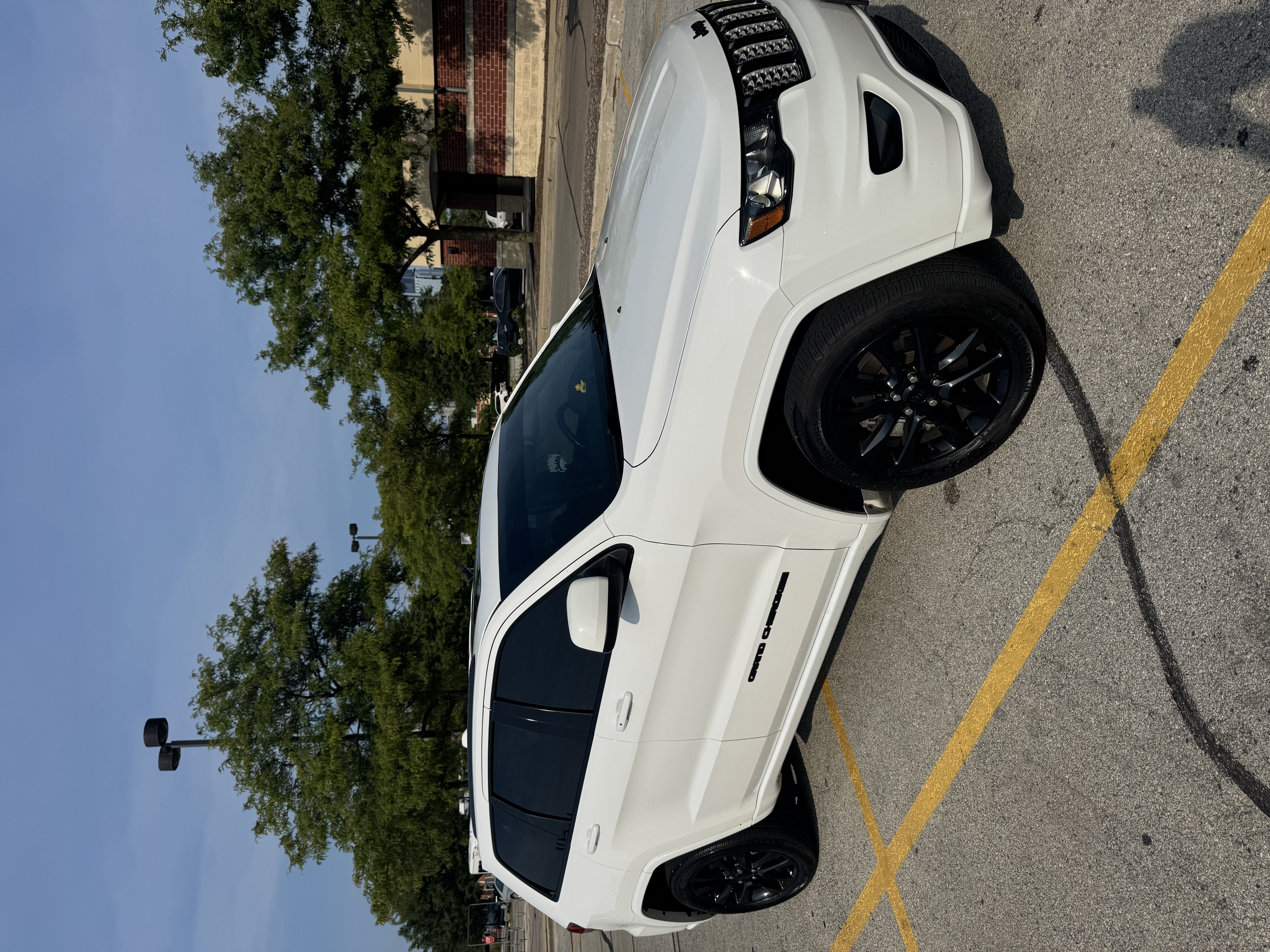 Used 2021 Jeep Grand Cherokee Laredo X RWD image 1
