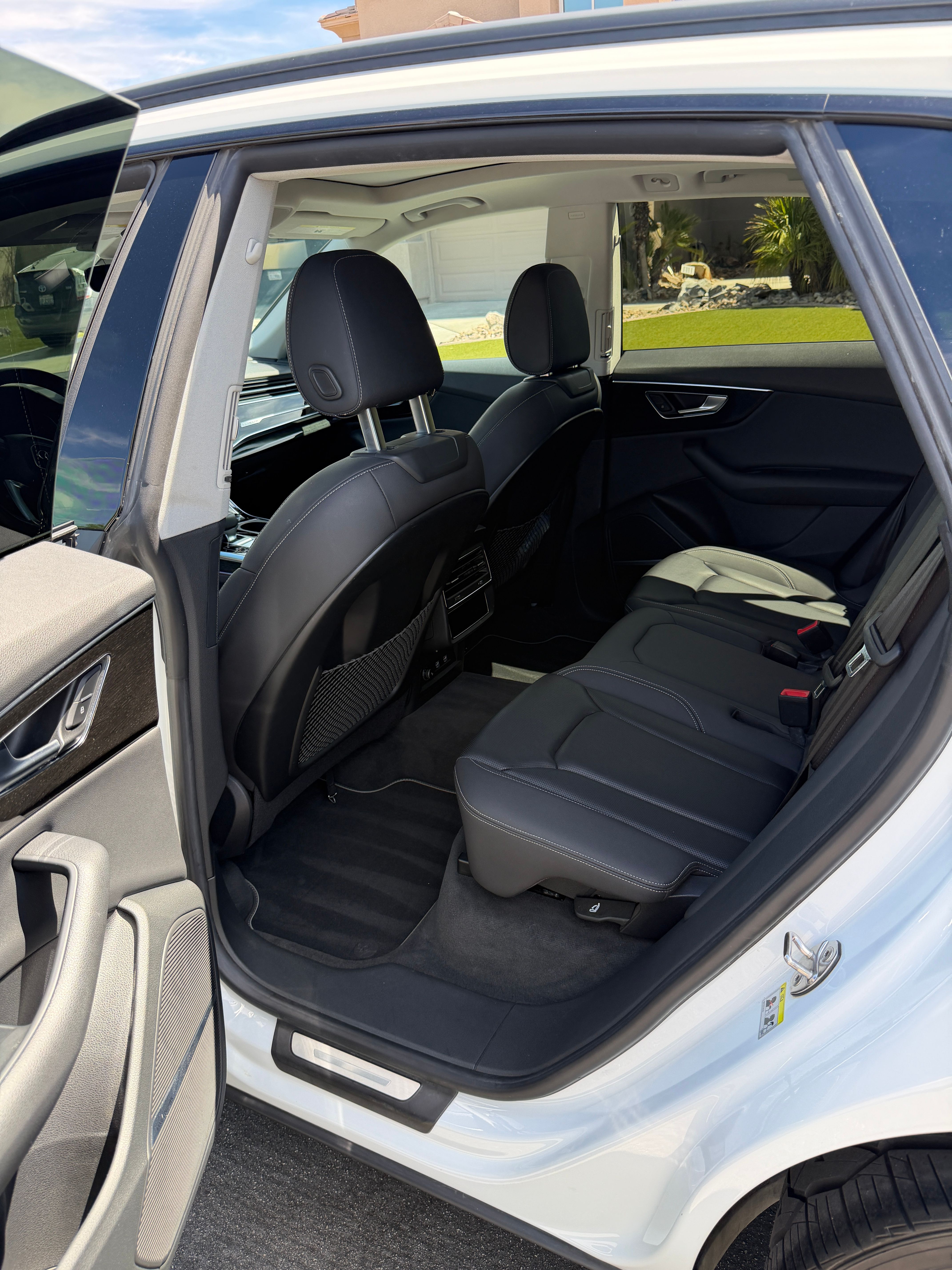 Used 2019 Audi Q8 Premium Plus w/ Premium Plus AWD/4WD image 12