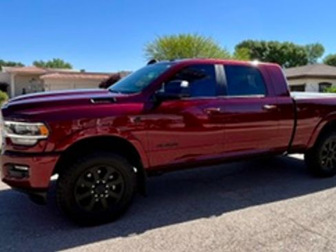 Used 2022 RAM 3500 Laramie AWD/4WD image 5