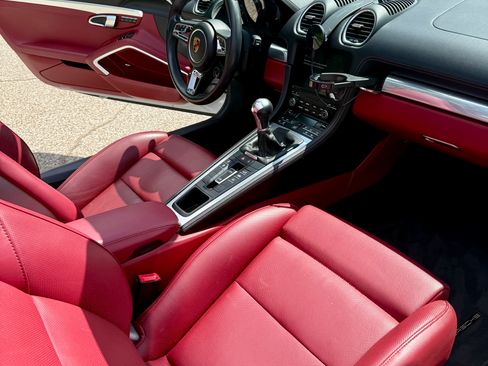 Used 2019 Porsche 718 Boxster GTS RWD image 21