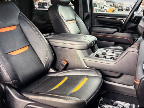 Used 2024 GMC Sierra 2500 AT4 w/ AT4 Preferred Package image 10