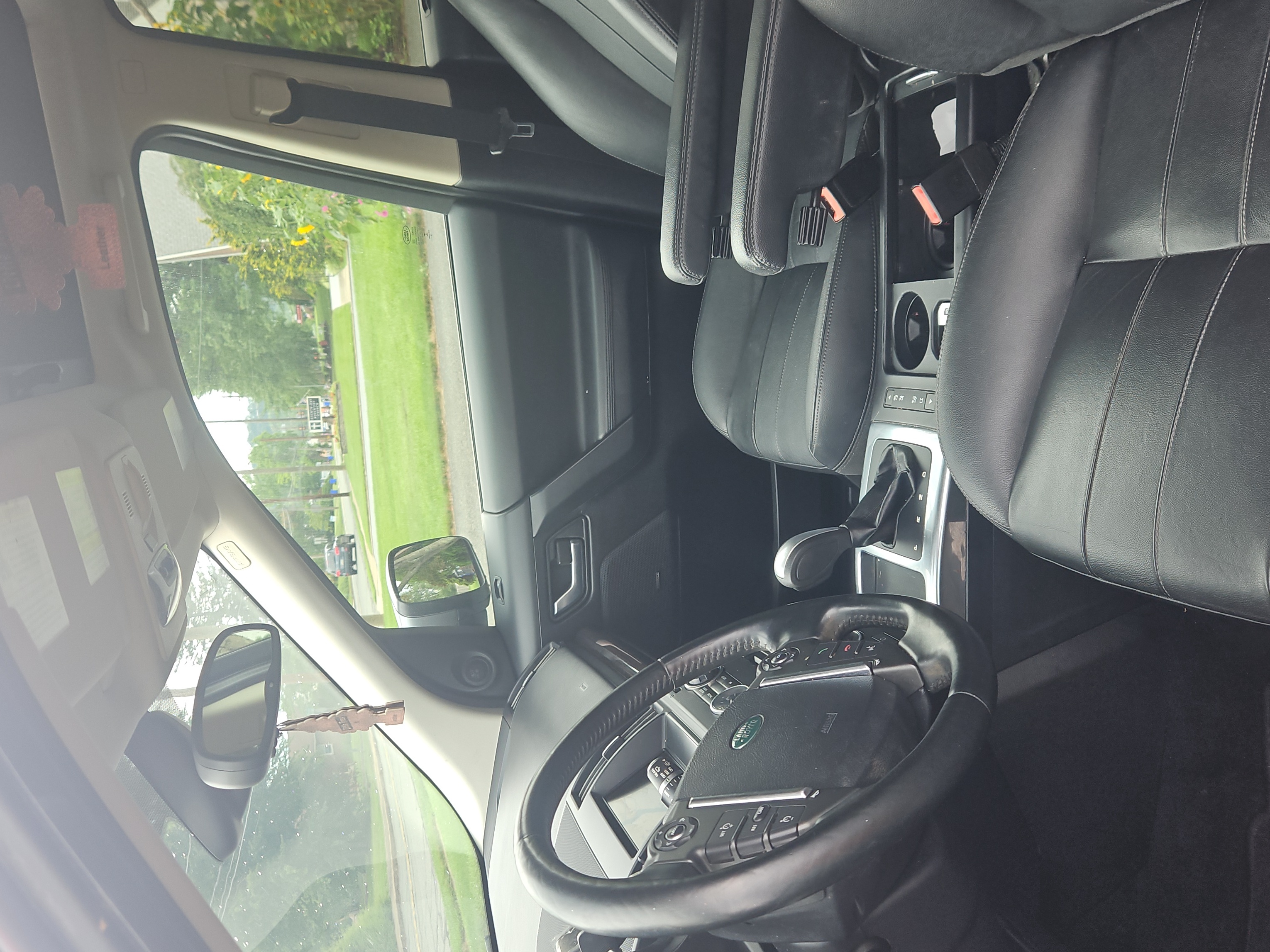Used 2013 Land Rover LR2 HSE AWD/4WD image 8