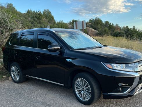 Used 2020 Mitsubishi Outlander GT image 1