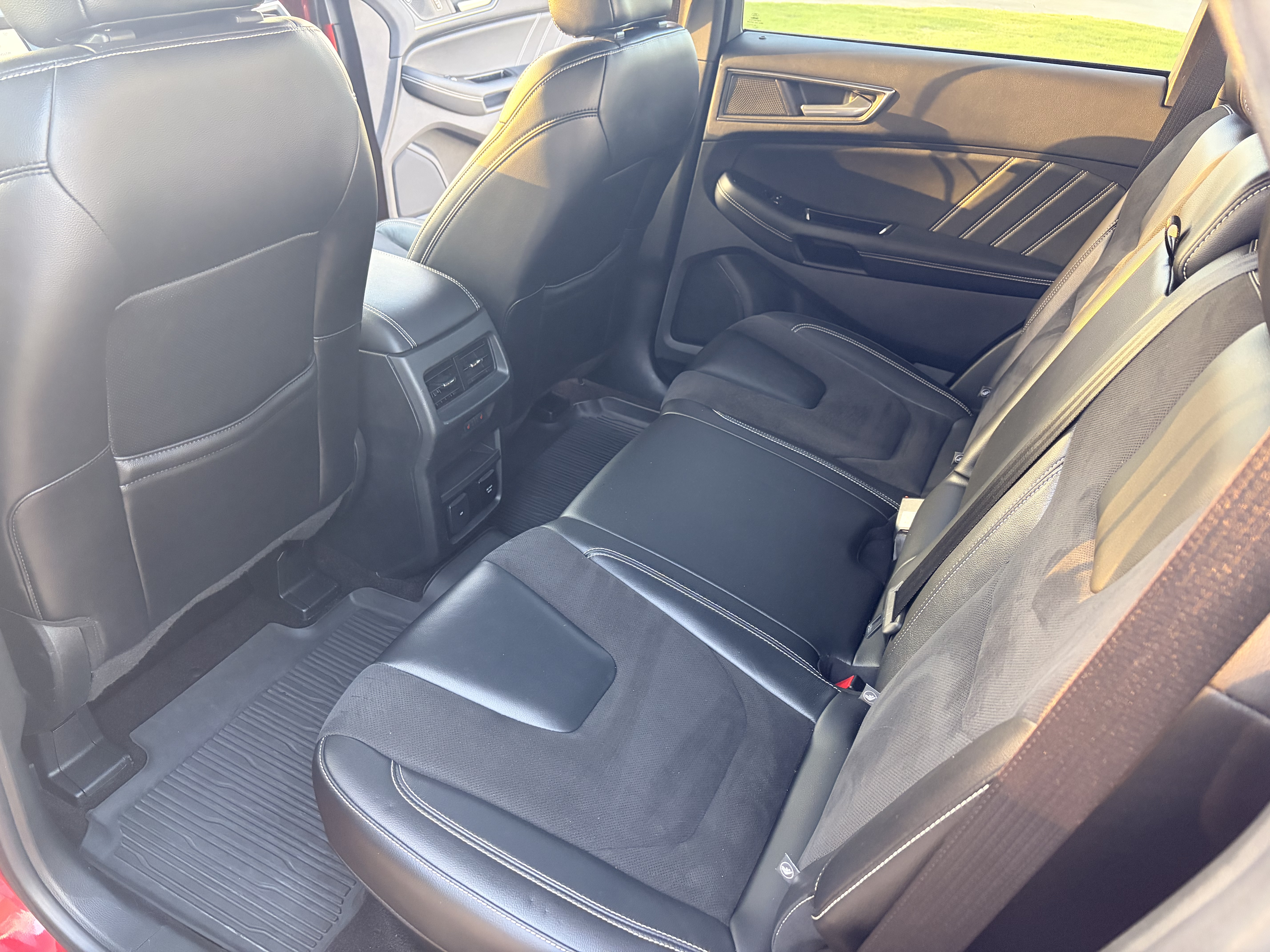 Used 2020 Ford Edge ST w/ Equipment Group 401A AWD/4WD image 28