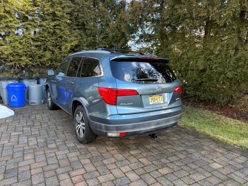 Used 2017 Honda Pilot EX-L image 1