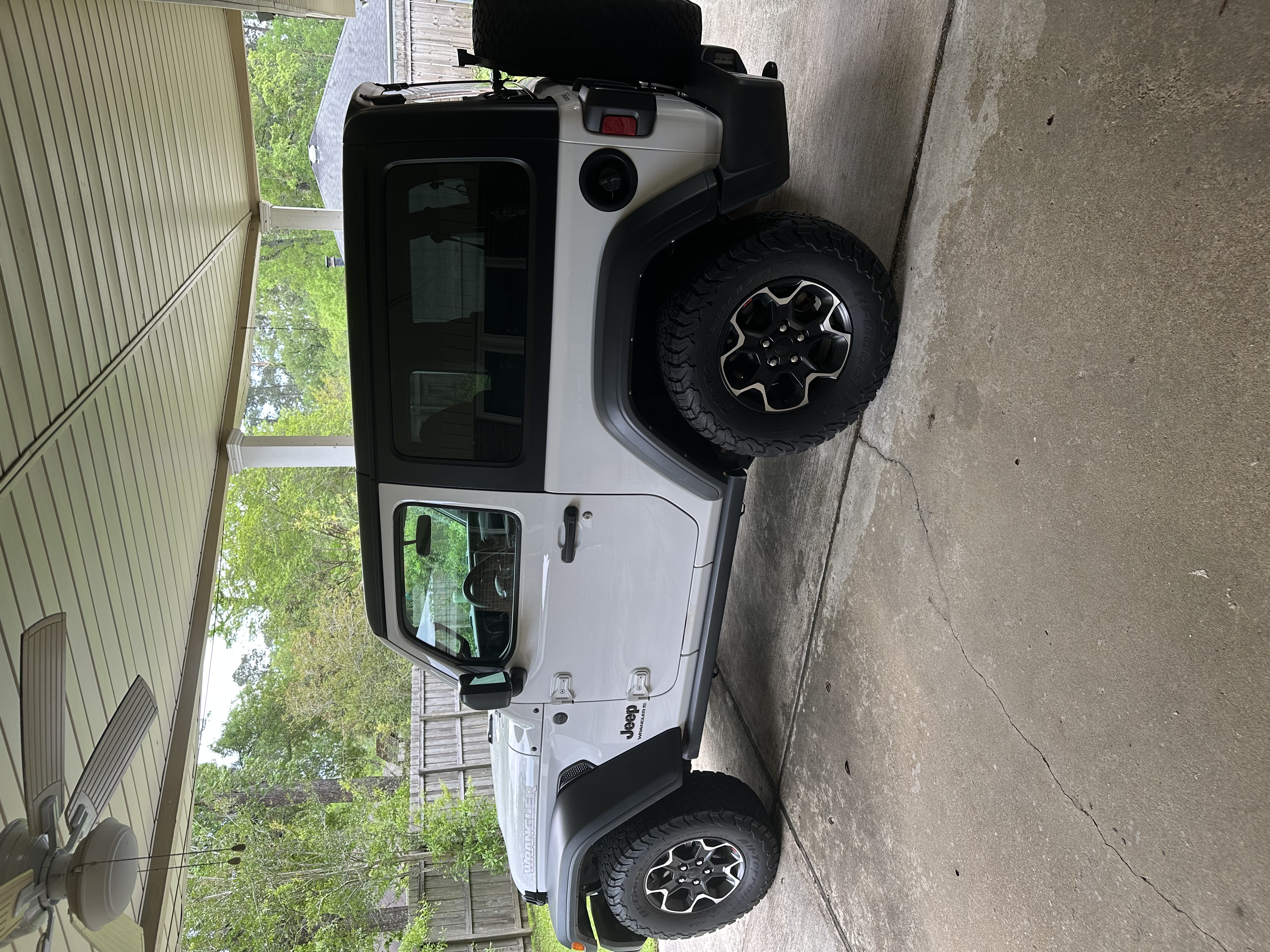 Used 2023 Jeep Wrangler Sport AWD/4WD image 1