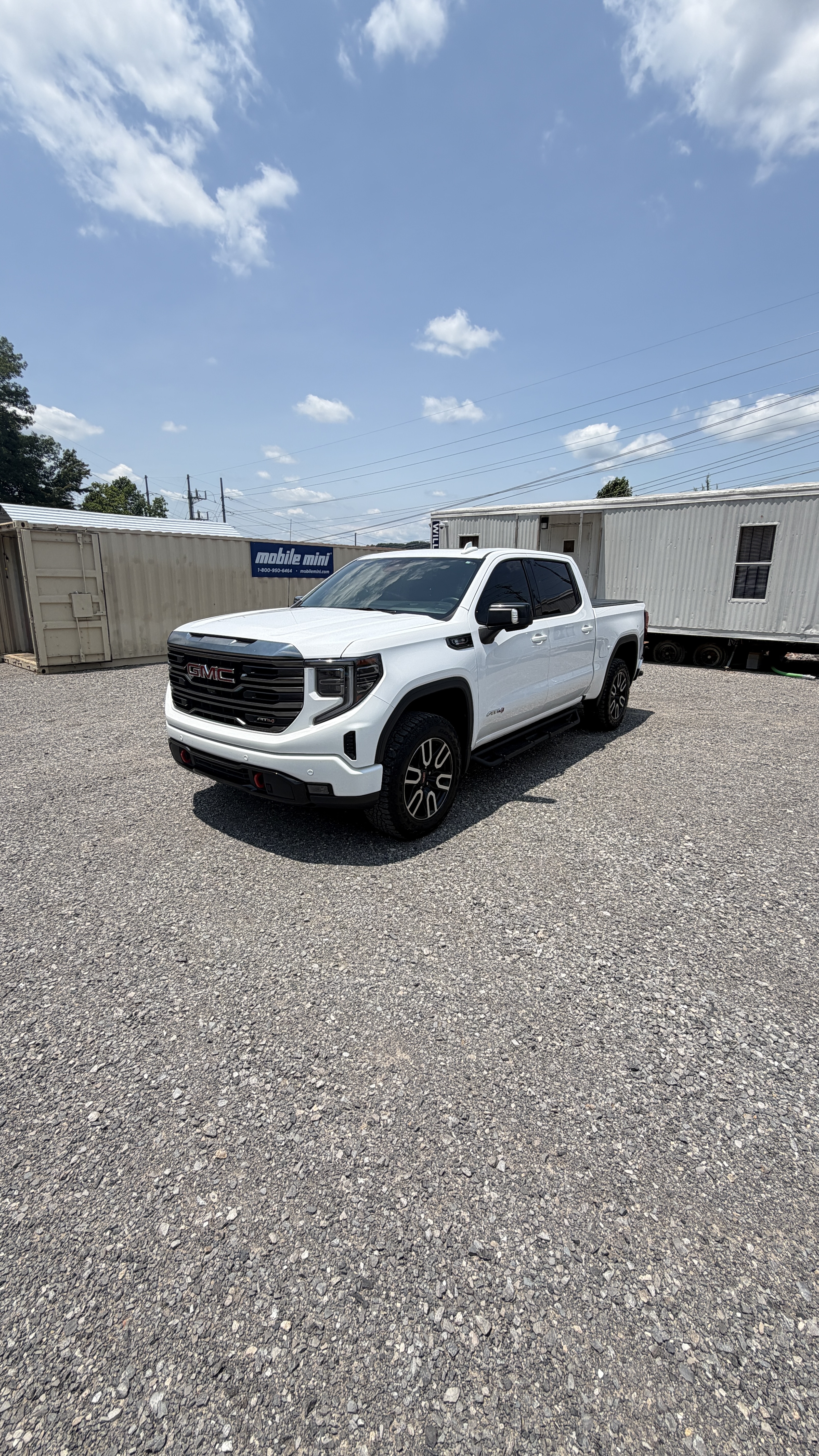 Used 2023 GMC Sierra 1500 AT4 w/ AT4 Preferred Package AWD/4WD image 2