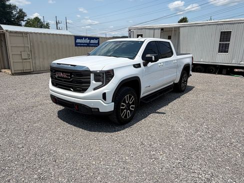 Used 2023 GMC Sierra 1500 AT4 w/ AT4 Preferred Package AWD/4WD image 2