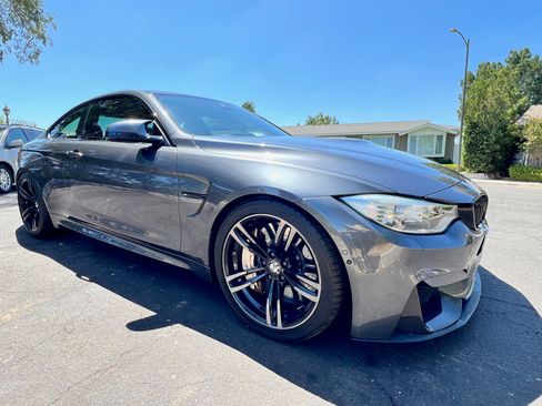 Used 2015 BMW M4 Coupe image 2