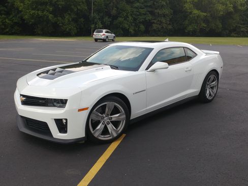 Used 2013 Chevrolet Camaro ZL1 RWD image 1