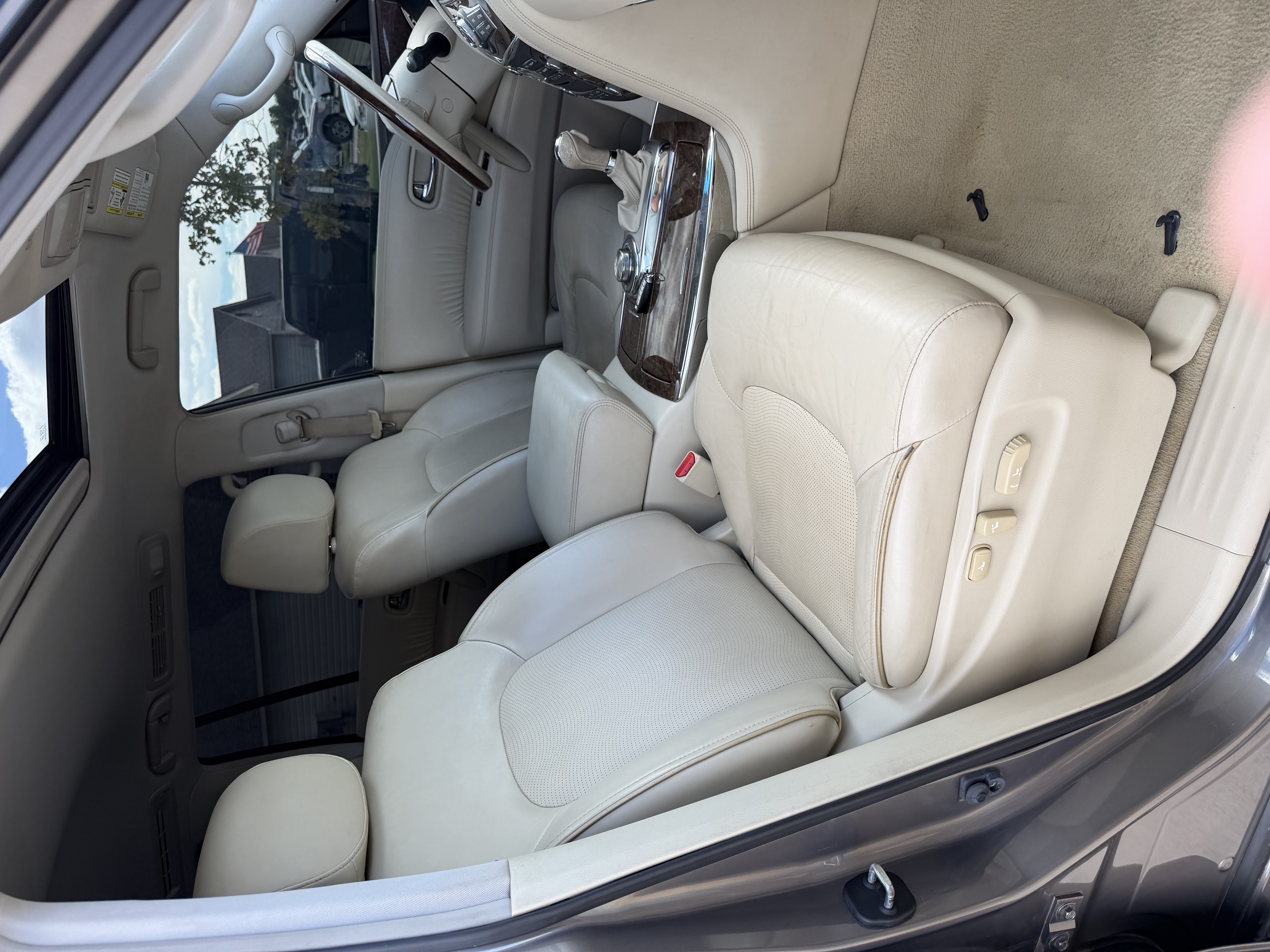 Used 2015 INFINITI QX80 4WD w/ Theater Package image 11