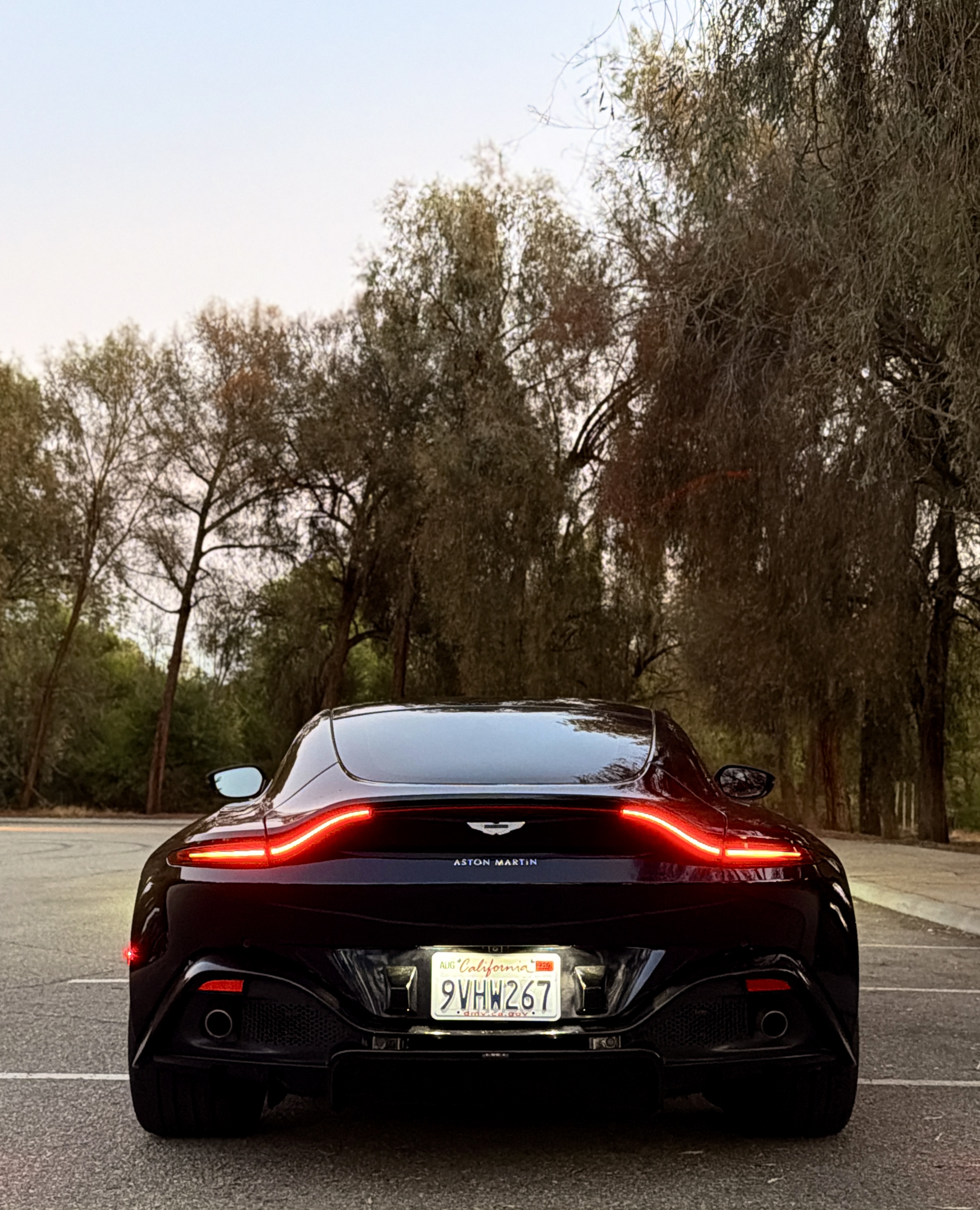 Used 2019 Aston Martin V8 Vantage Coupe RWD image 15
