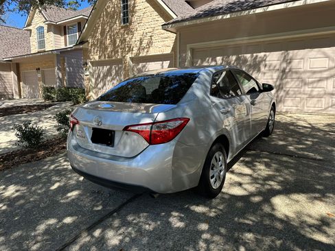 Used 2016 Toyota Corolla L image 1