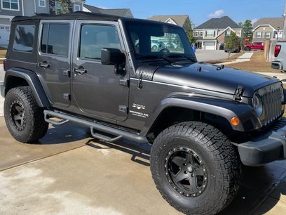 Used 2017 Jeep Wrangler Unlimited Sahara w/ Connectivity Group