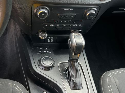 Used 2019 Ford Ranger XLT w/ Equipment Group 301A Mid image 12