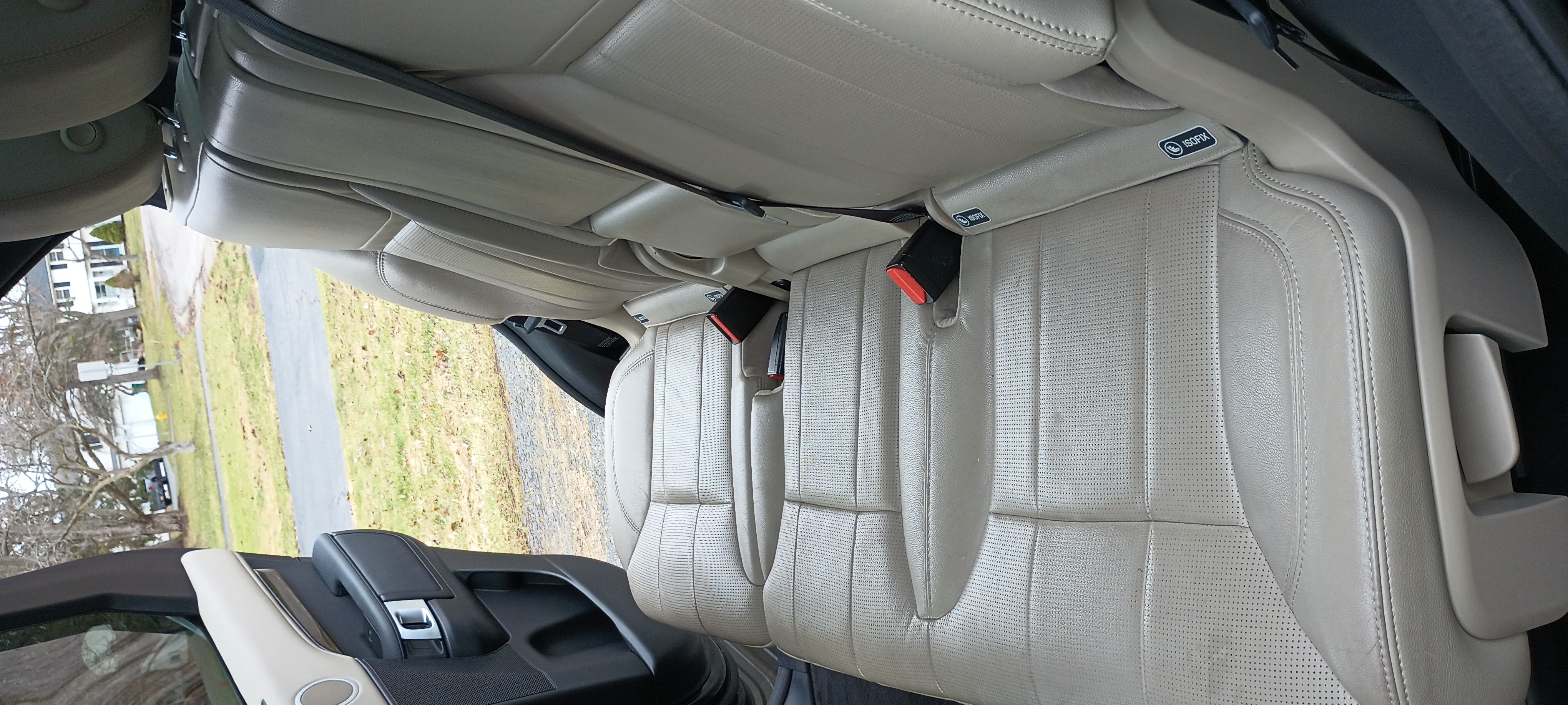 Used 2020 Land Rover Discovery SE AWD/4WD image 25