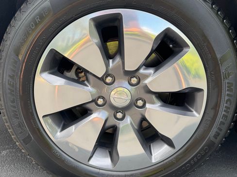 Used 2018 Chrysler Pacifica Limited w/ Advanced Safetytec Group FWD image 14