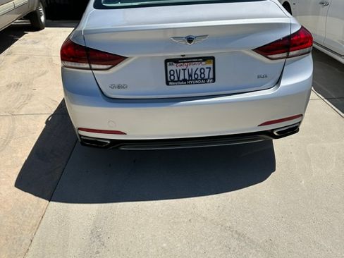 Used 2018 Genesis G80 3.8 RWD image 5