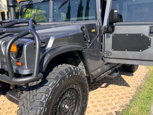 Used 2003 HUMMER H1 4-Door Open Top image 4