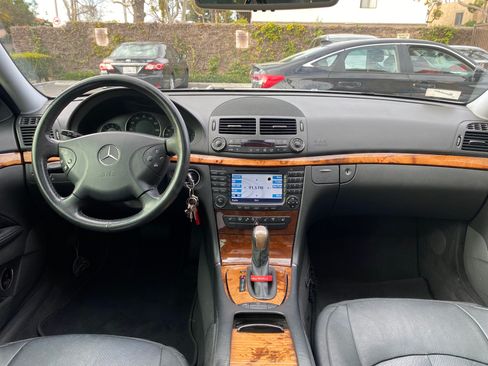 Used 2005 Mercedes-Benz E 500 Sedan image 12