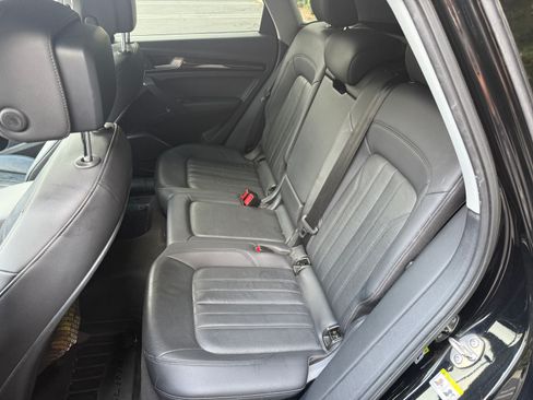 Used 2018 Audi Q5 2.0T Premium image 16
