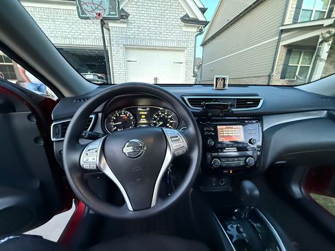 Used 2015 Nissan Rogue SV FWD image 5