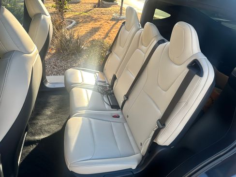 Used 2021 Tesla Model X Long Range image 4