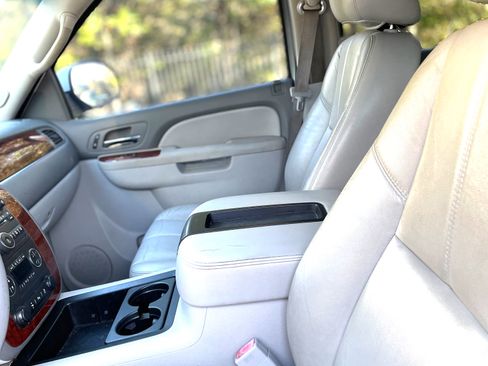 Used 2013 Chevrolet Tahoe LT image 4