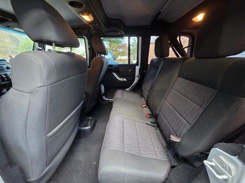 Used 2011 Jeep Wrangler Unlimited Sahara w/ Dual Top Group image 19