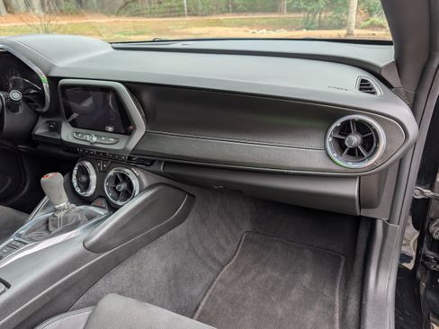 Used 2017 Chevrolet Camaro SS image 25