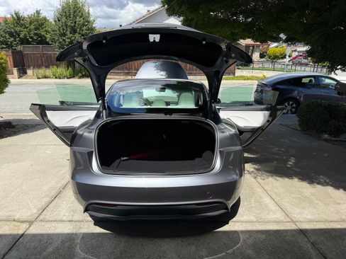Used 2025 Tesla Model 3 Long Range AWD/4WD image 5