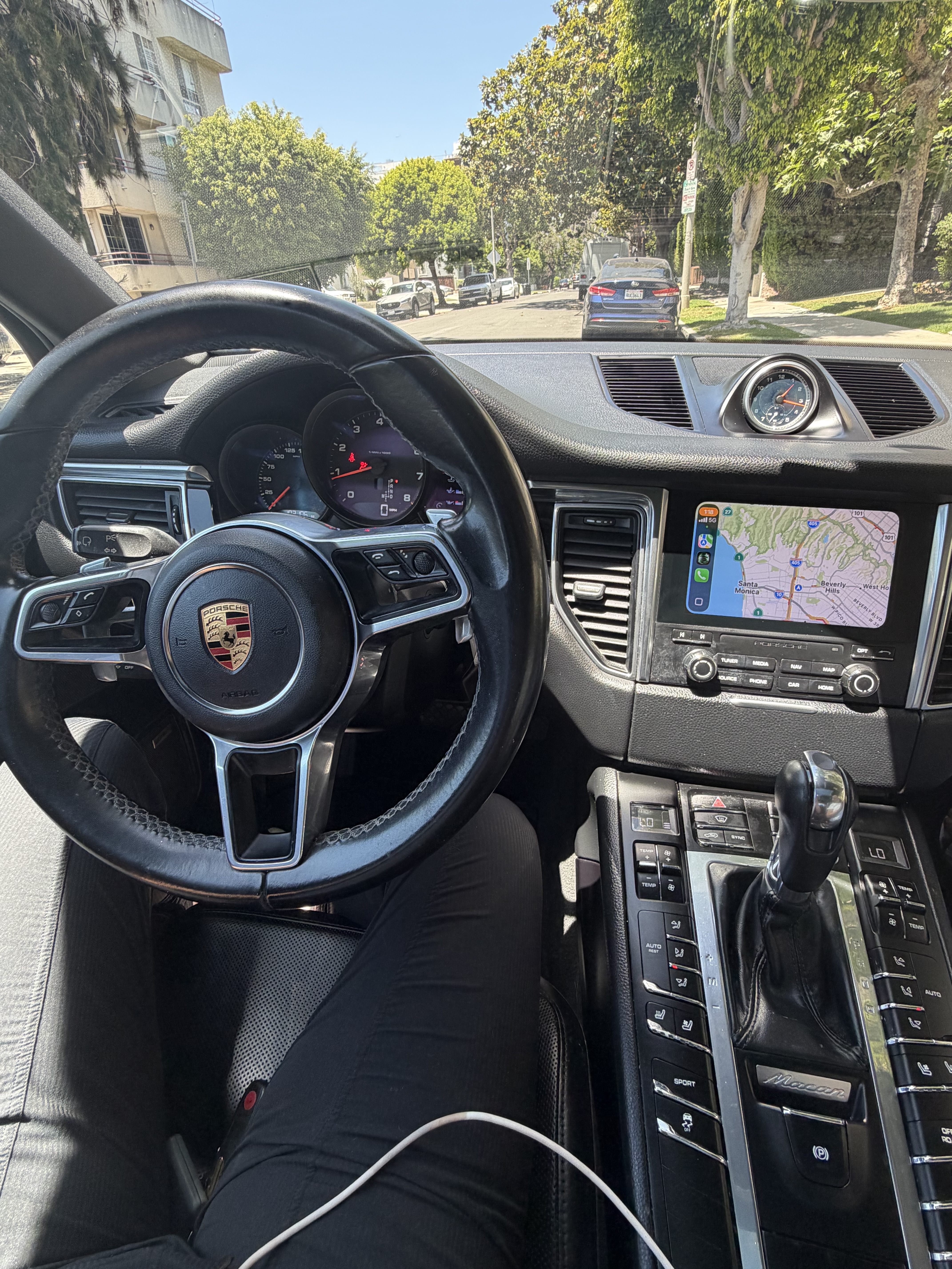 Used 2018 Porsche Macan Sport Edition AWD/4WD image 16