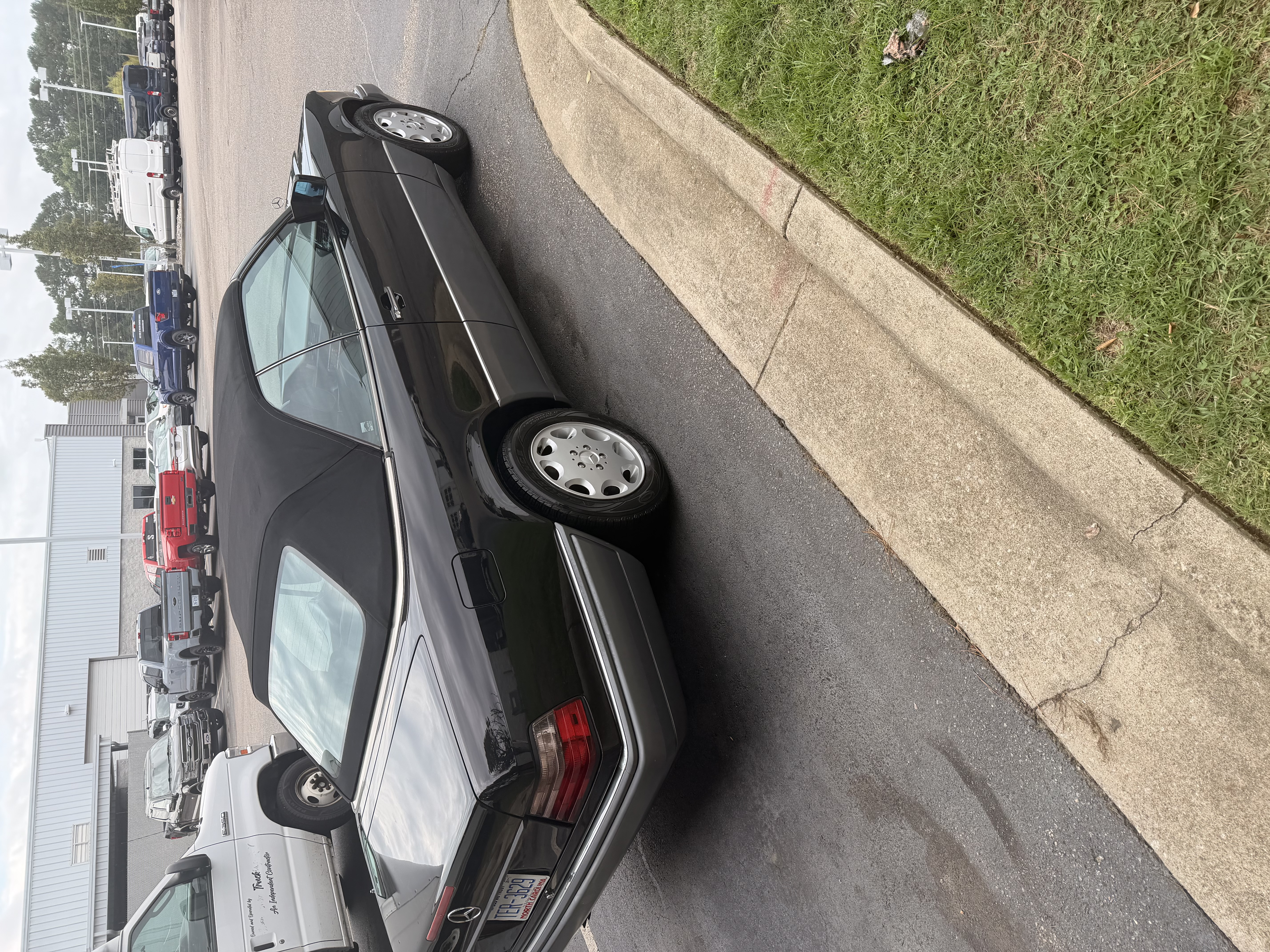 Used 1994 Mercedes-Benz E 320 Convertible image 2