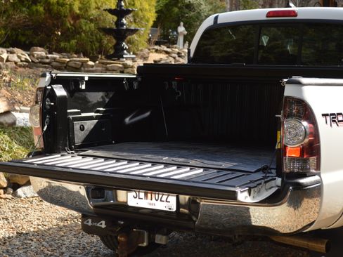 Used 2012 Toyota Tacoma 4x4 Double Cab image 5