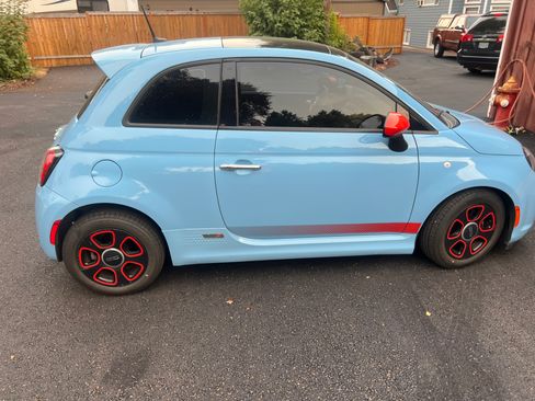 Used 2015 FIAT 500 e w/ Esport Package image 10